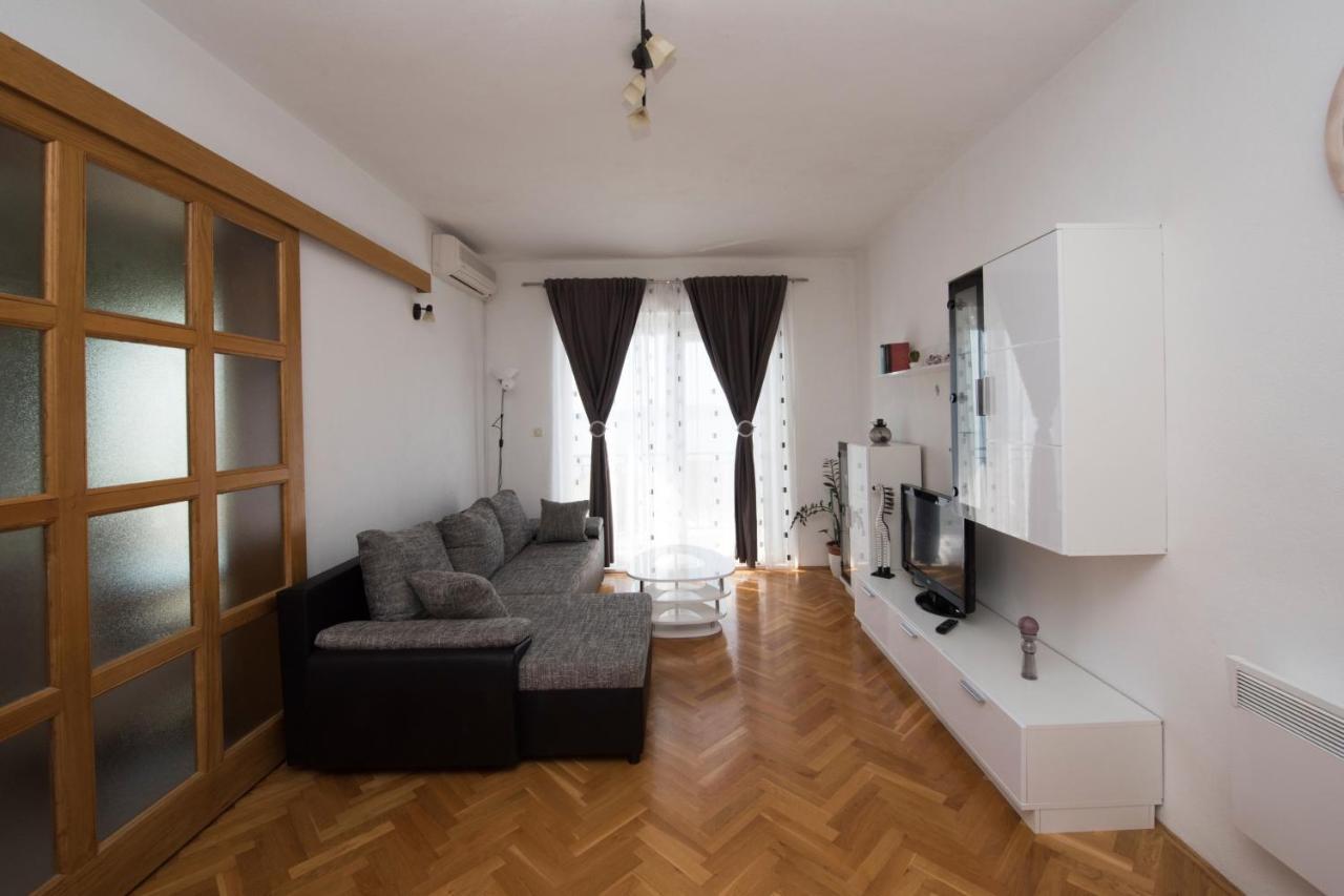 Apartments With A Parking Space Brela, Makarska - 16603 Exterior foto